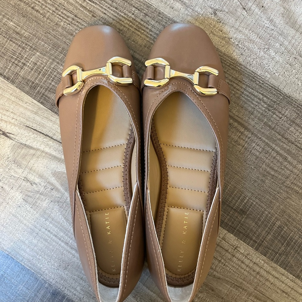 Kelly & Katie Tan Flats with Gold Buckle Aize 6.5